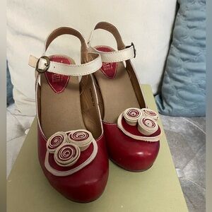 Adorn Red by Spring Step L’Artiste size 37